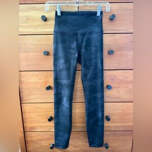 lululemon Wunder Train Heritage 365 Camo Deep Coal Leggings 25" Inseam Size 2